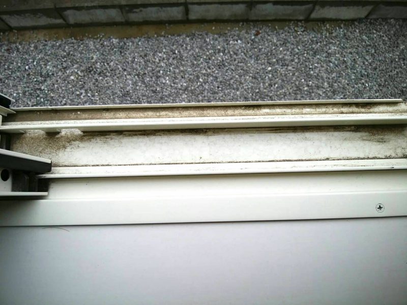 今日の小掃除vol.3 窓のサッシを洗浄
